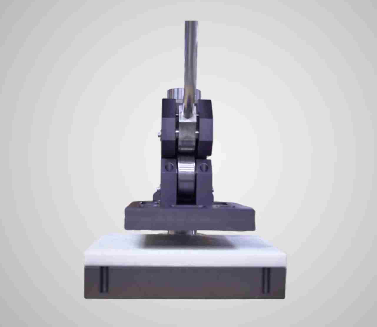Heavy duty click press machine for leather dies