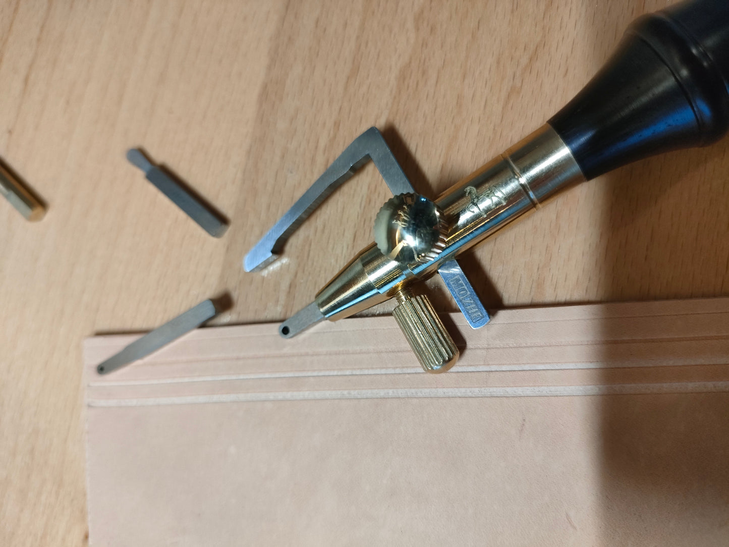 Multifunctional interchangeable stitiching groover&edge bevelers