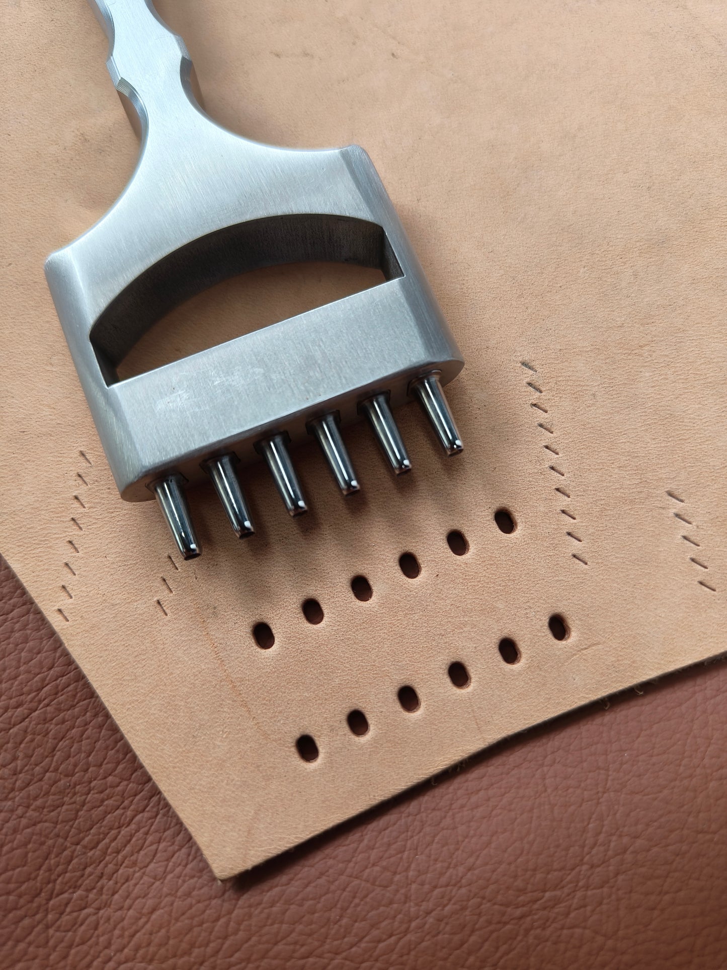 KL premiun watch strap punch 6 holes