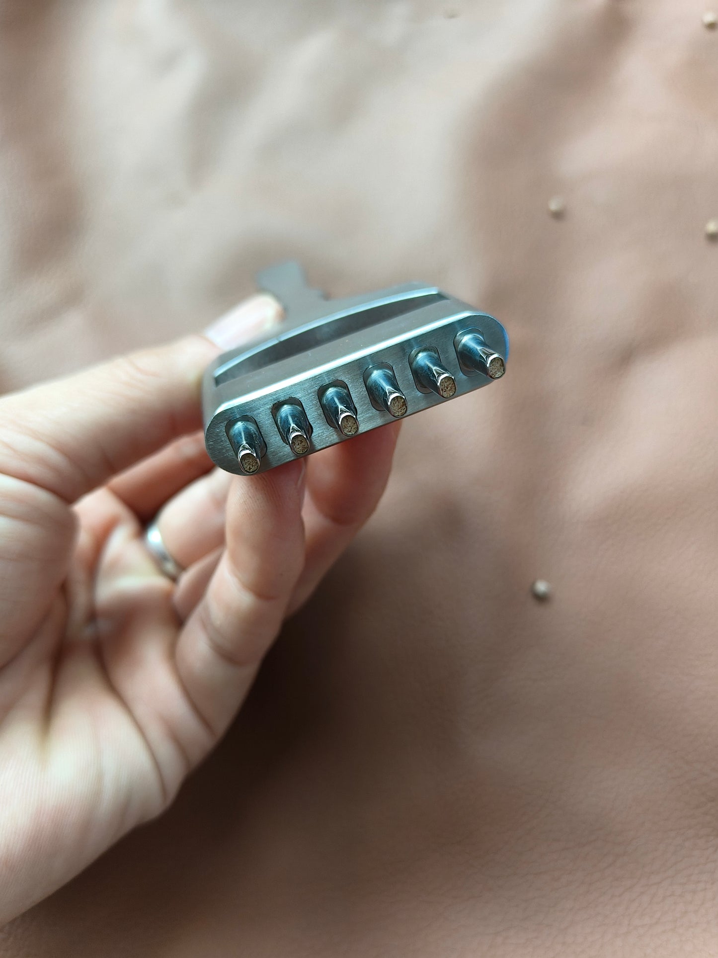 KL premiun watch strap punch 6 holes