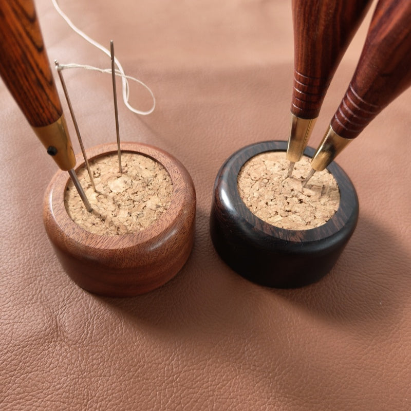 Needles and awls round holder