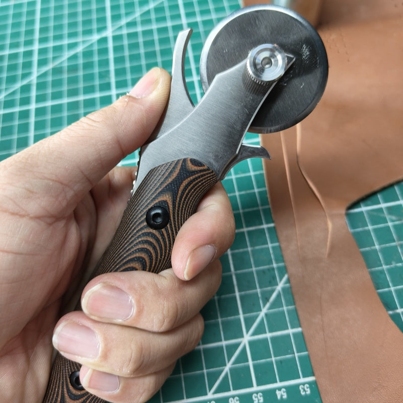 Roller knife (Better for thin chrome leather)