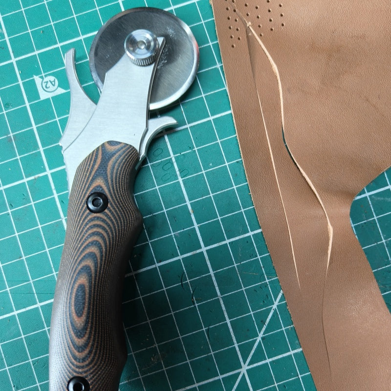 Roller knife (Better for thin chrome leather)