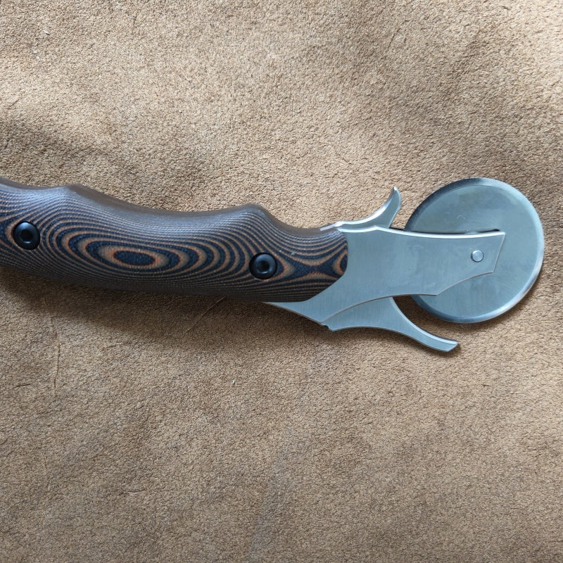 Roller knife (Better for thin chrome leather)