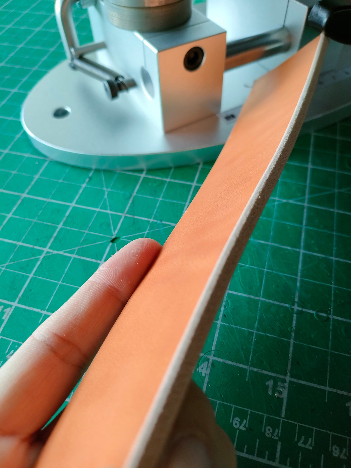 Strap Edeger machine