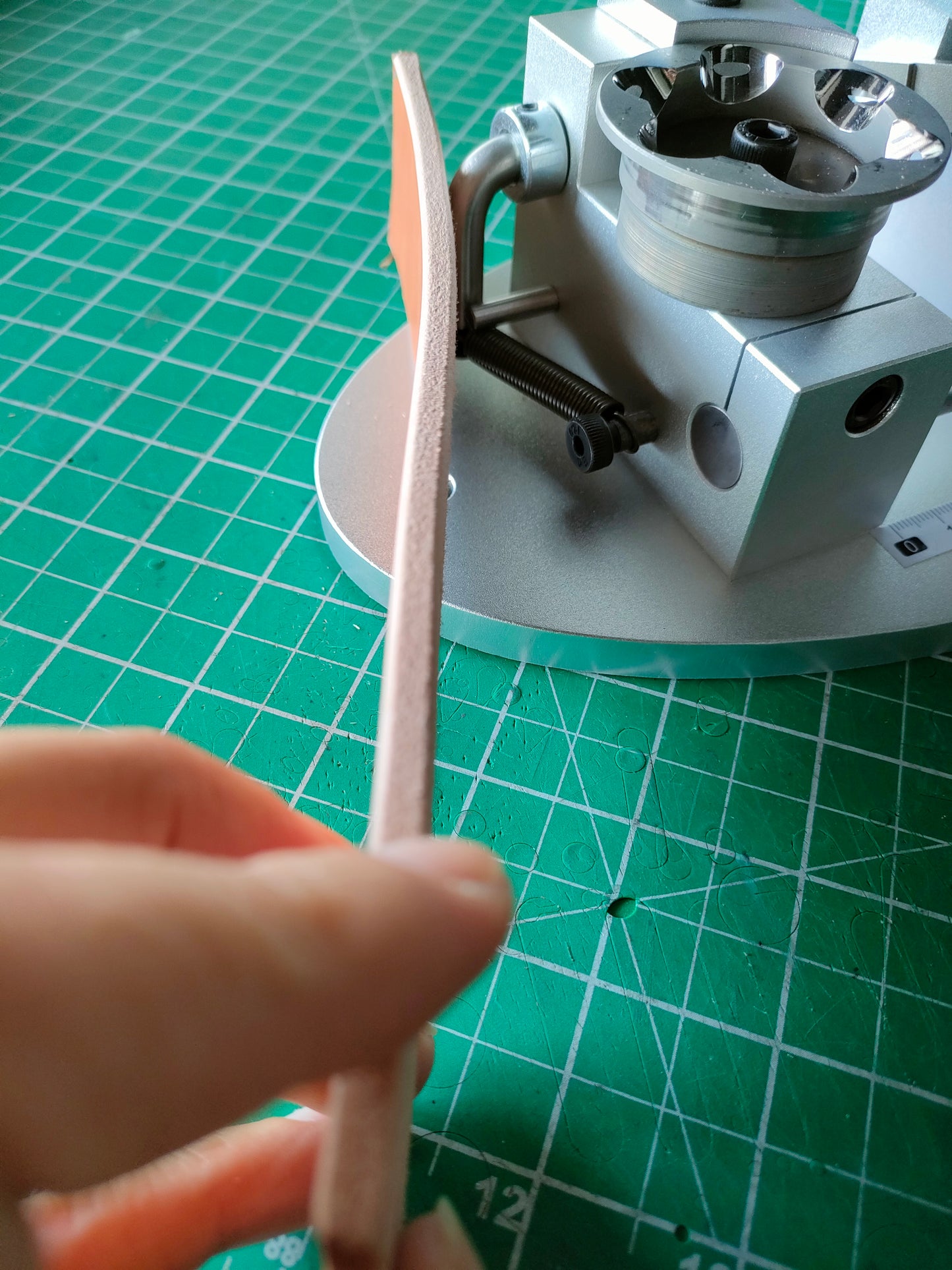 Strap Edeger machine