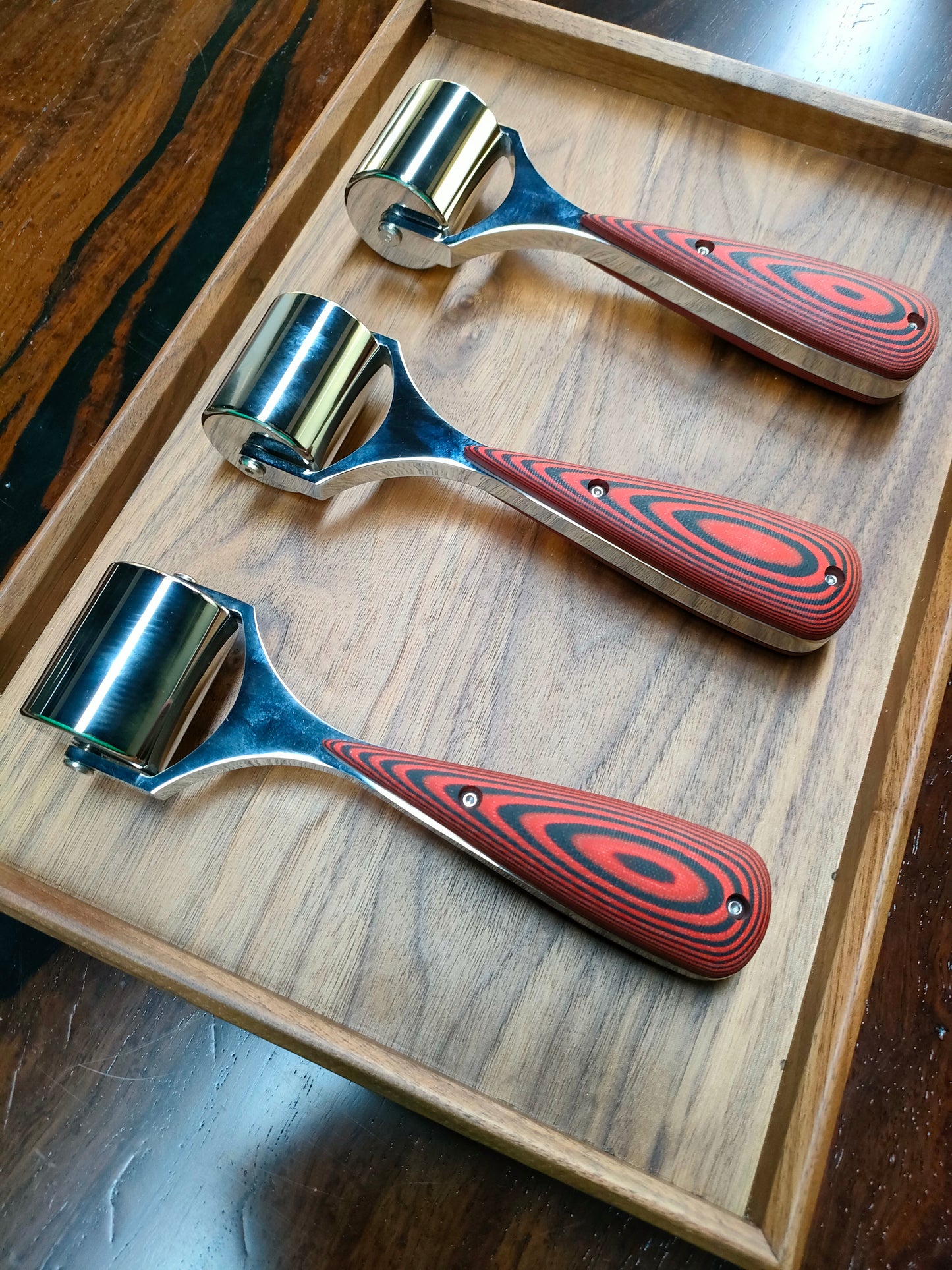 Premium G10 handle roller