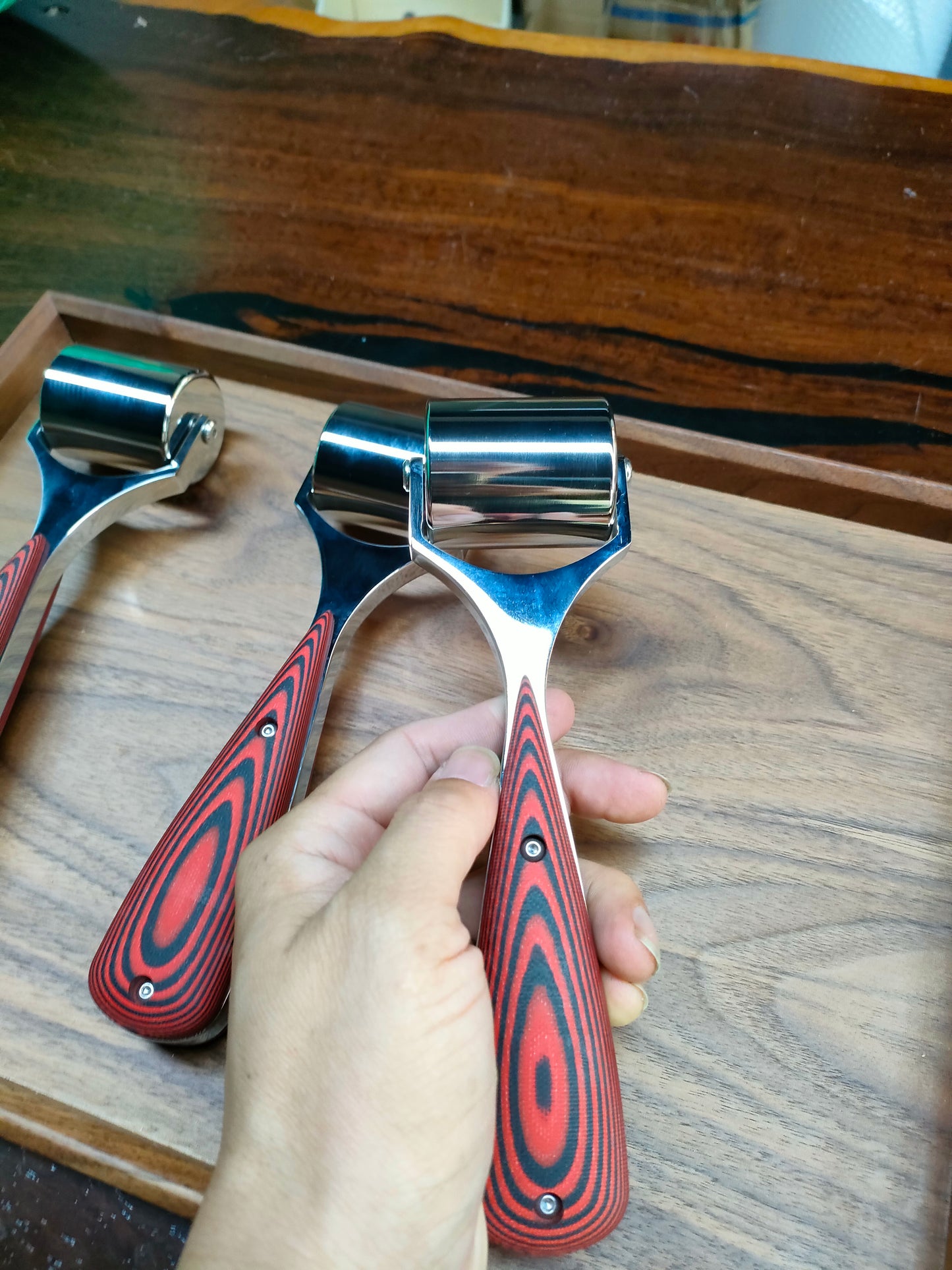 Premium G10 handle roller
