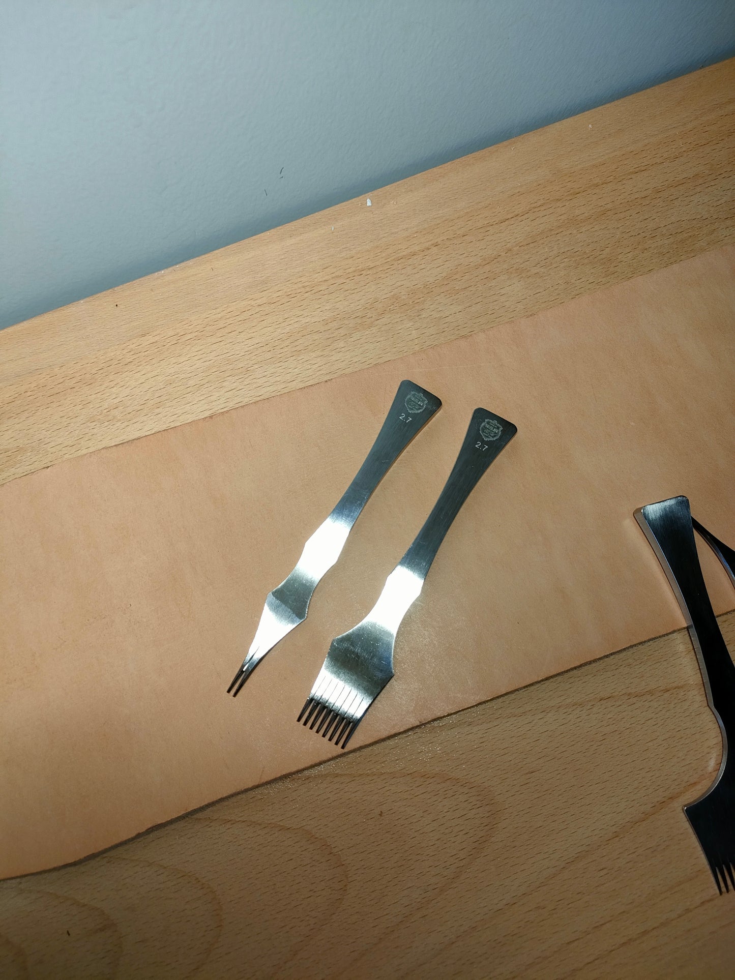 KL French style Pricking Iron