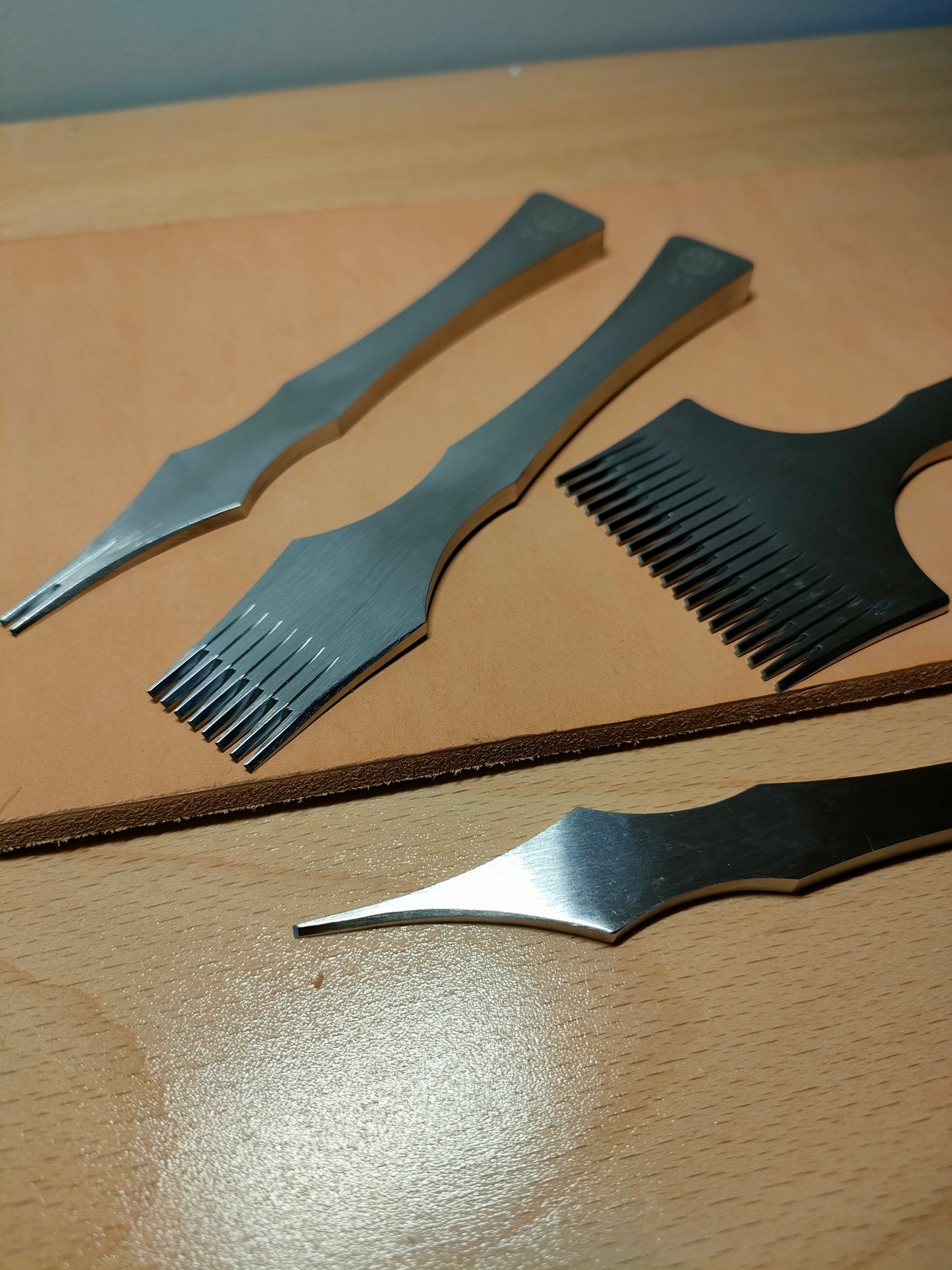 KL French style Pricking Iron