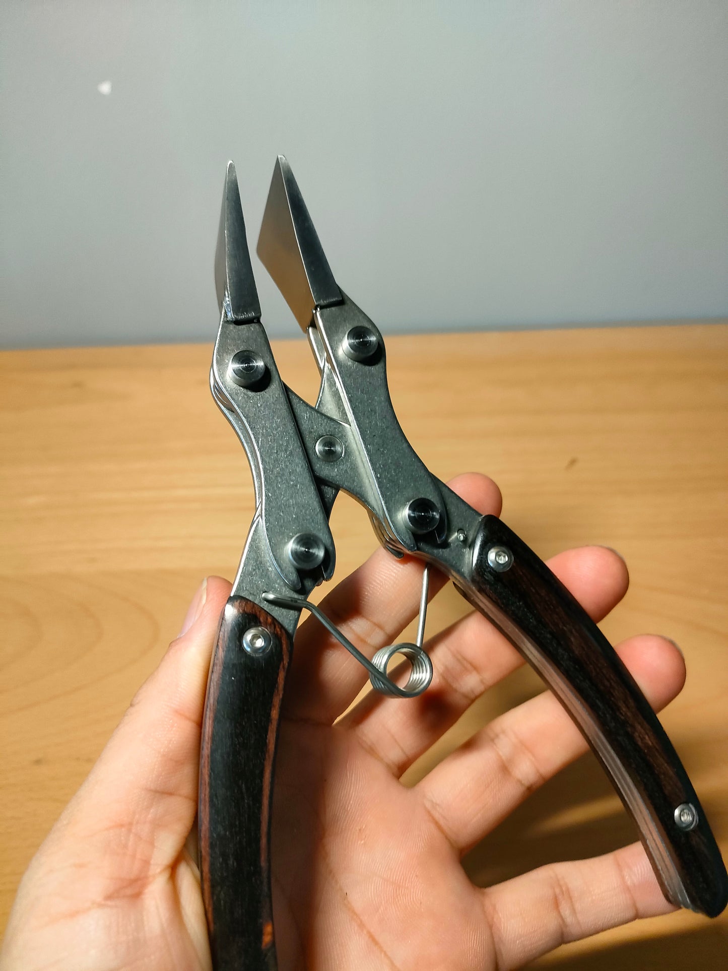 Leather edge glue plier