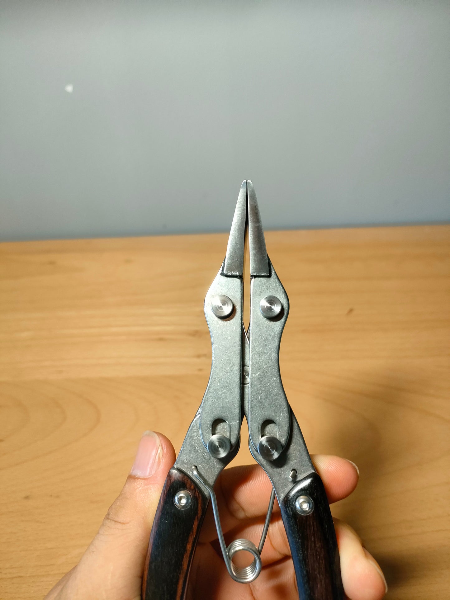 Leather edge glue plier