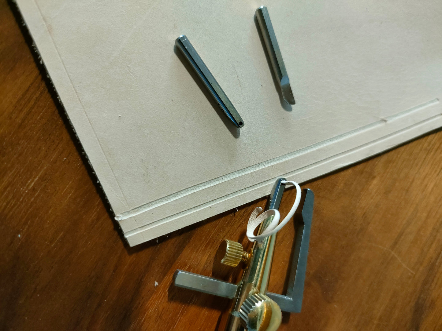 Premium brass stitiching groover