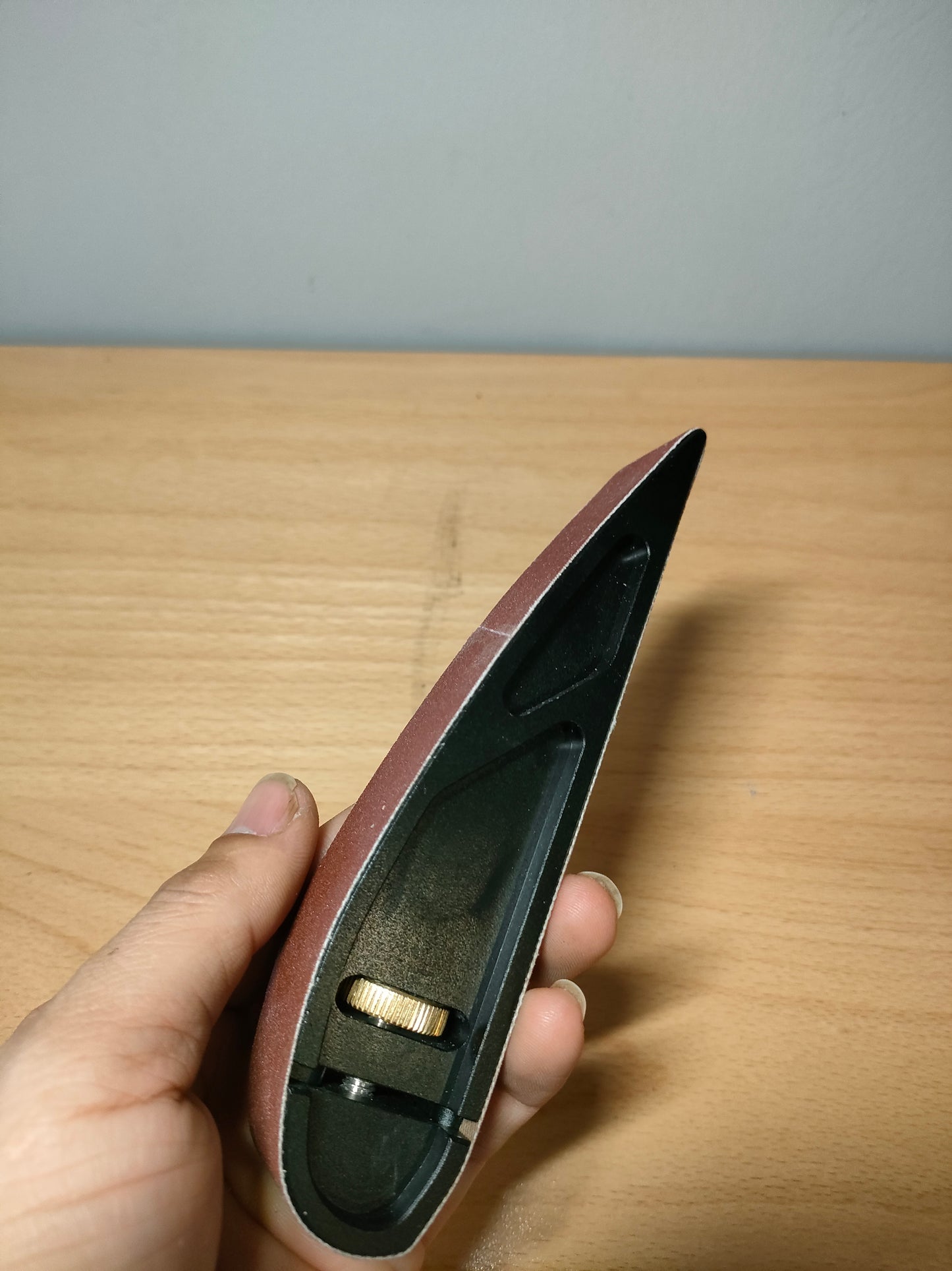 Adjustable aluminum alloy sanding block