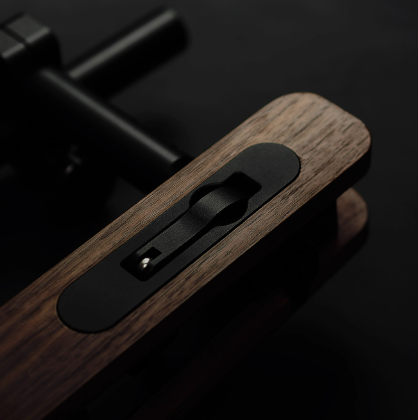 MAXITA  black walnut stitching pony