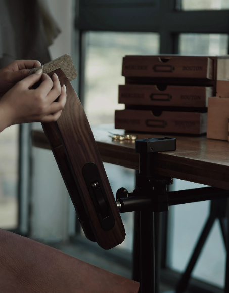 MAXITA  black walnut stitching pony