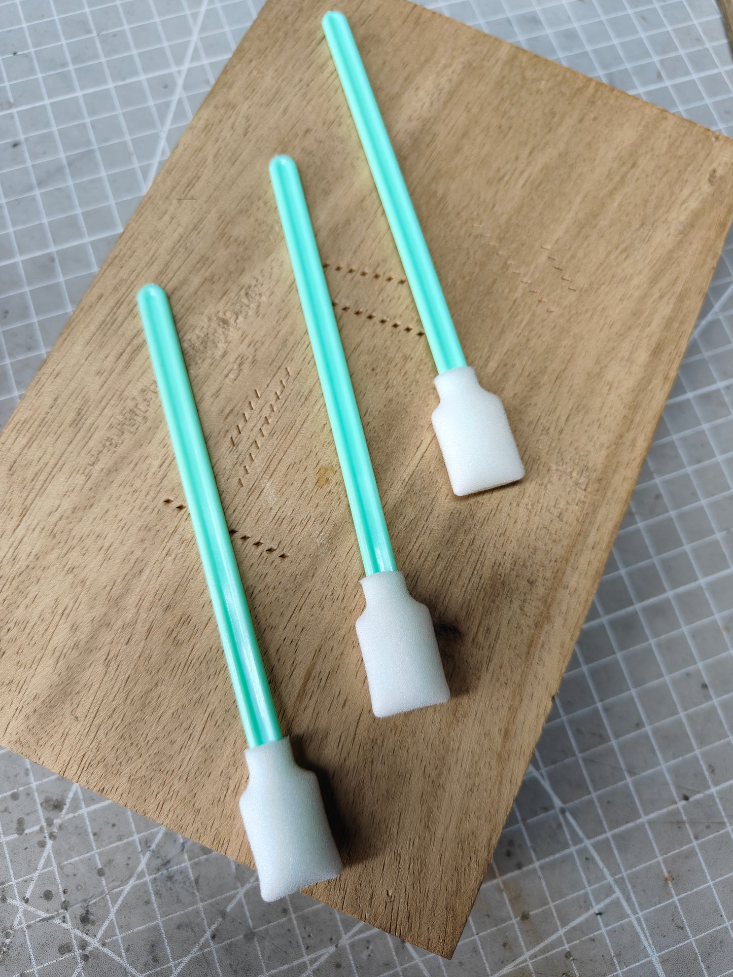 Foam stick edge paint