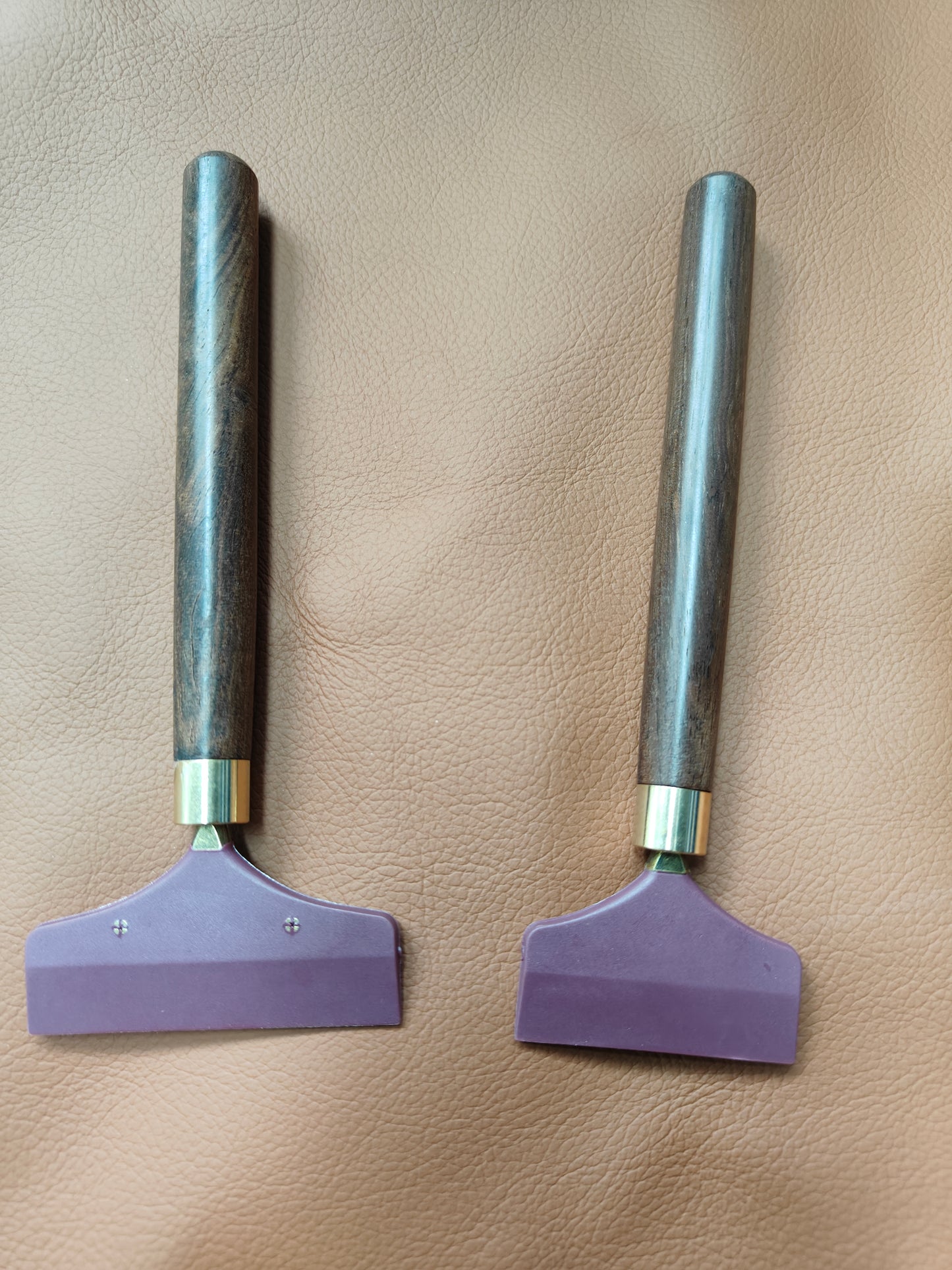 wood handle Glue spread