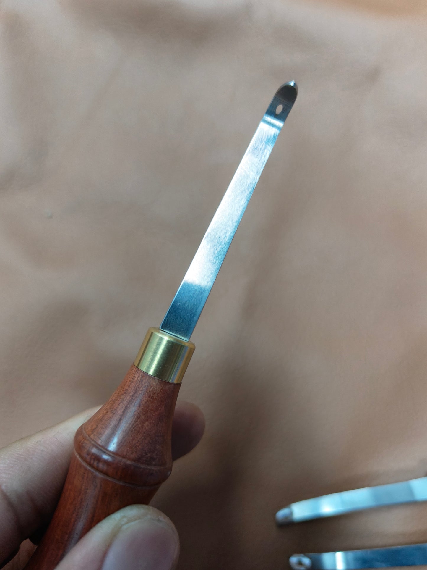 American style edge beveler