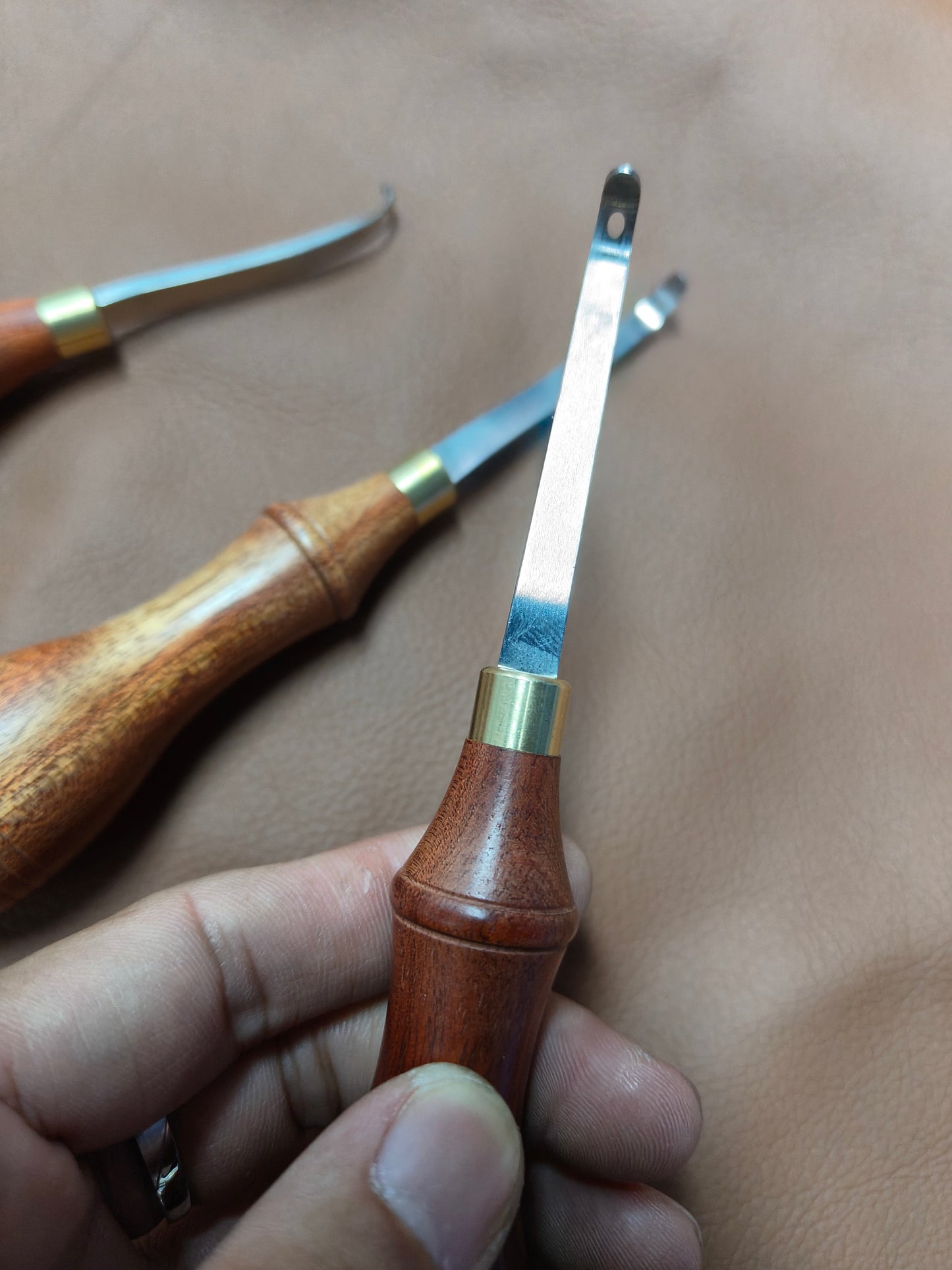 American style edge beveler
