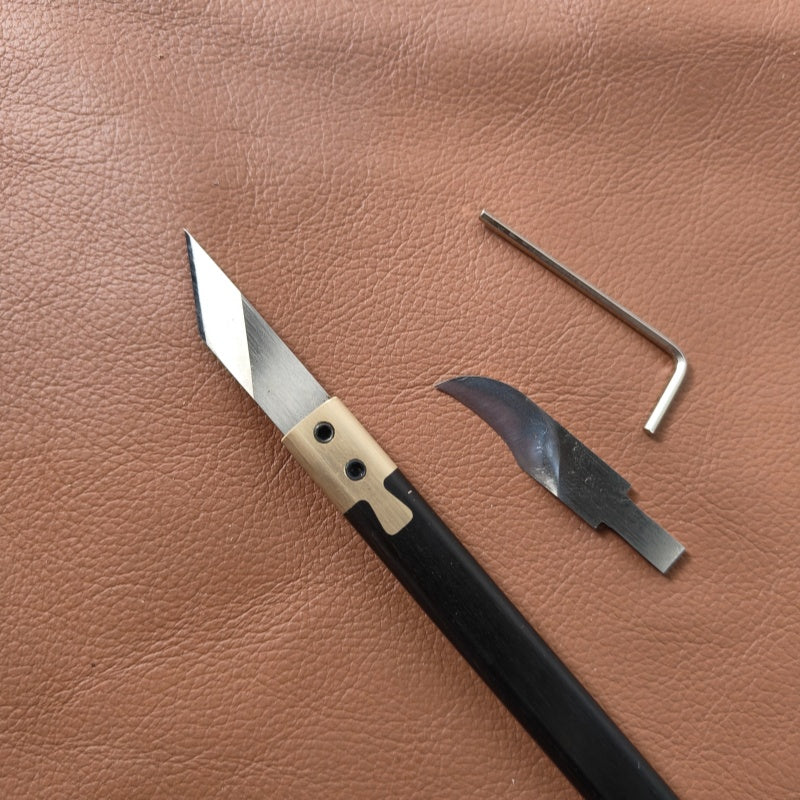 Interchange blade pen pattern knife