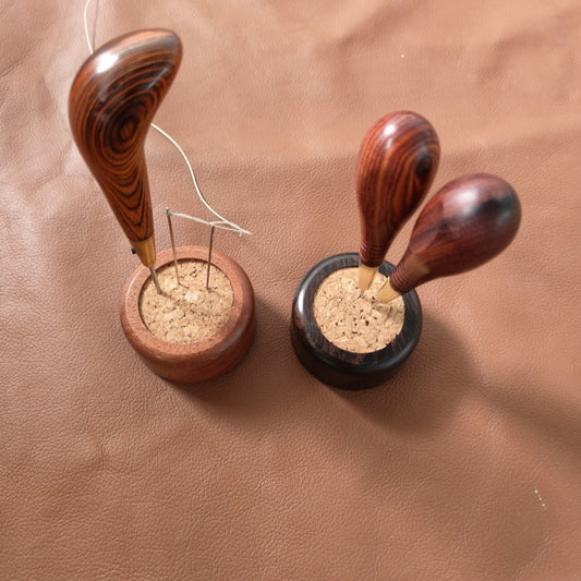 Needles and awls round holder