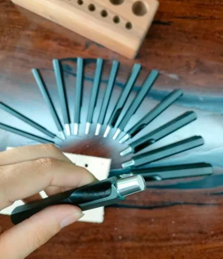 Hexagonal Handle Black Round Hole Punch Set