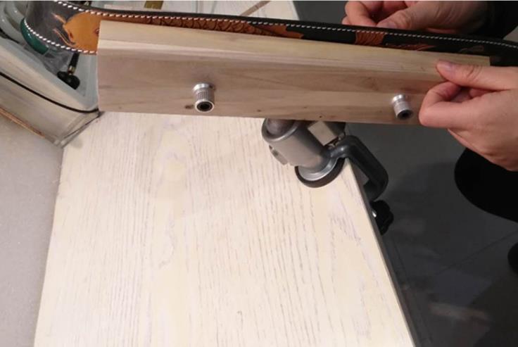 Universal strap stitching pony