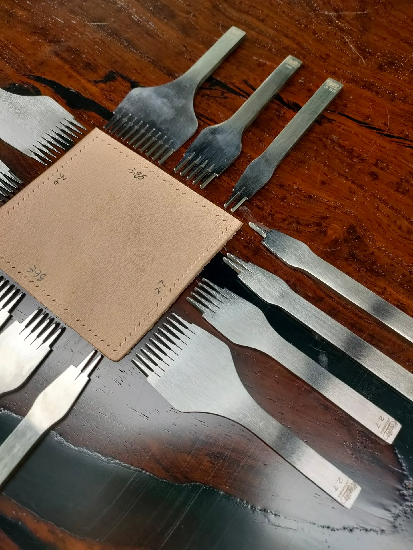 KL basic French prickin iron
