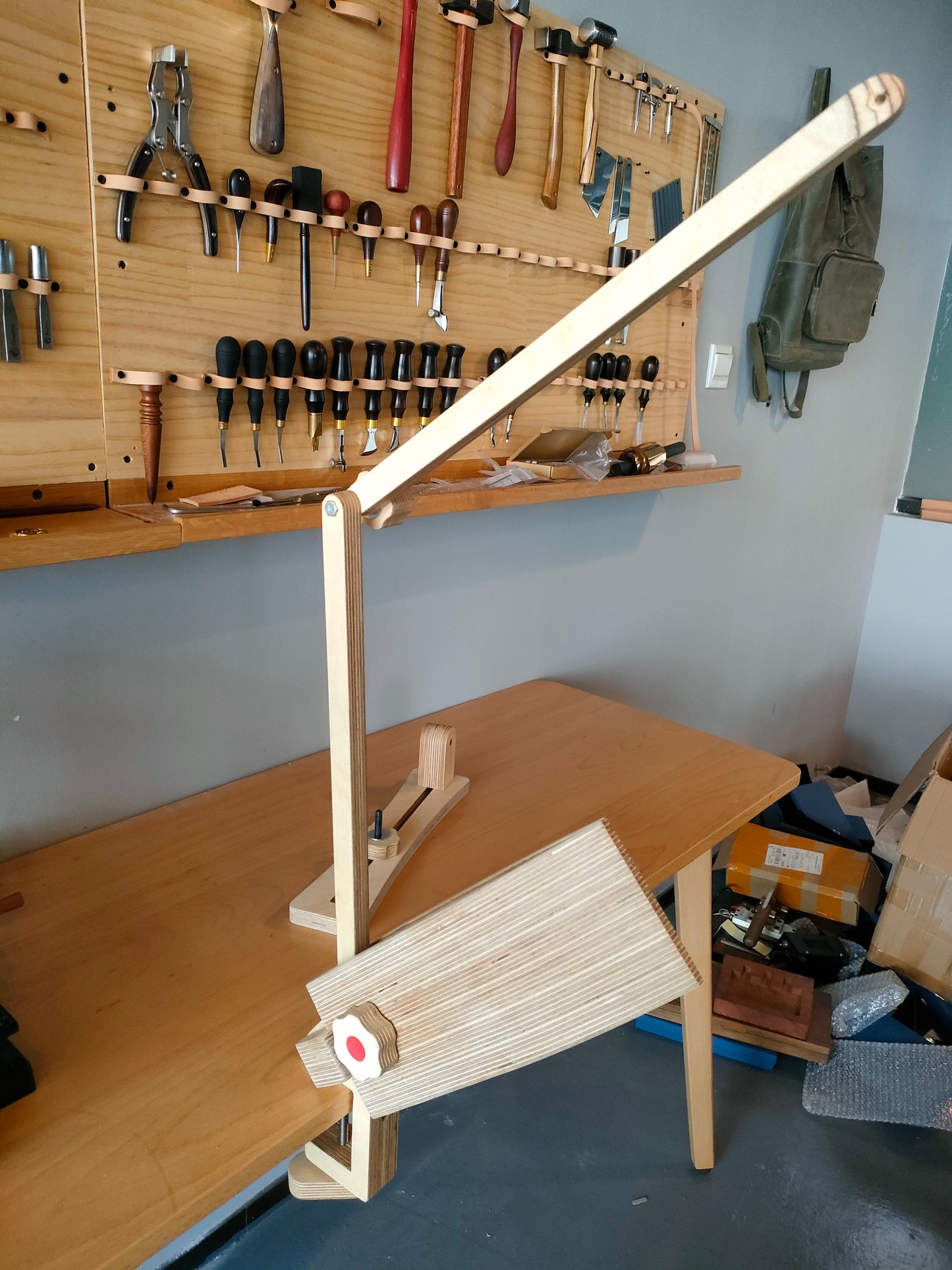 Mulltifunctional stitching pony