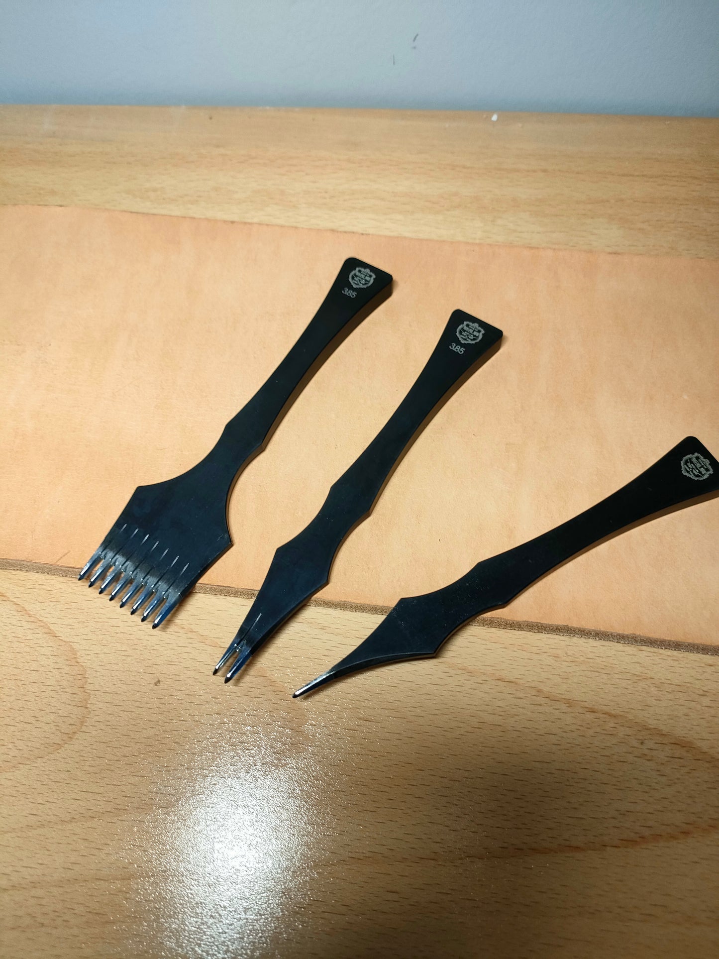 KL Black Stitching Chisel (Japanese Diamond Style)