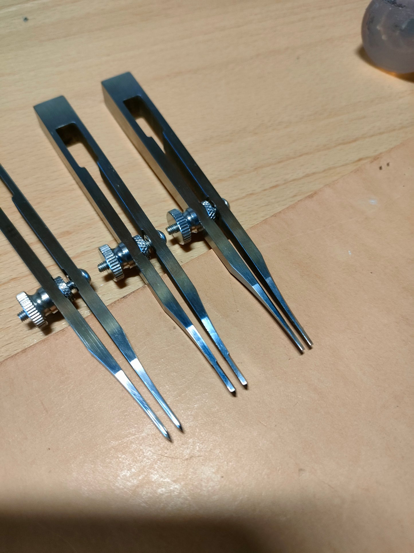 Adjustable 2 prong stitiching chisel（Pre-order)