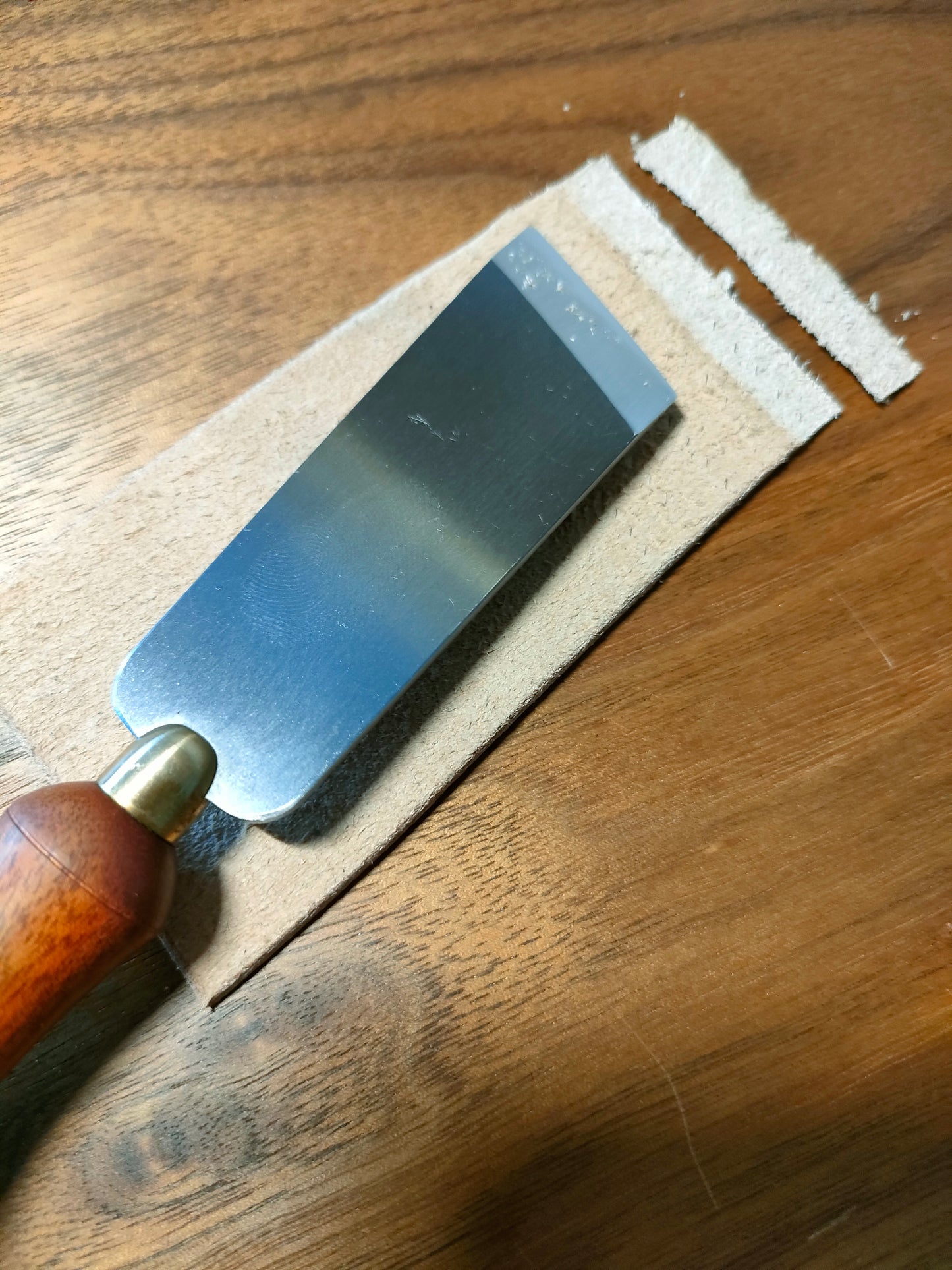 KL Rosewood Oblique straight Skiving Knife
